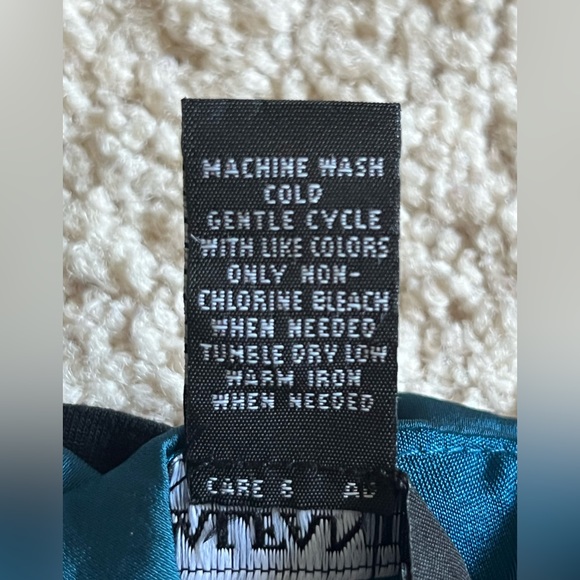 Alfani Women’s Mixed Media Blouse Size LP - Picture 3 of 4